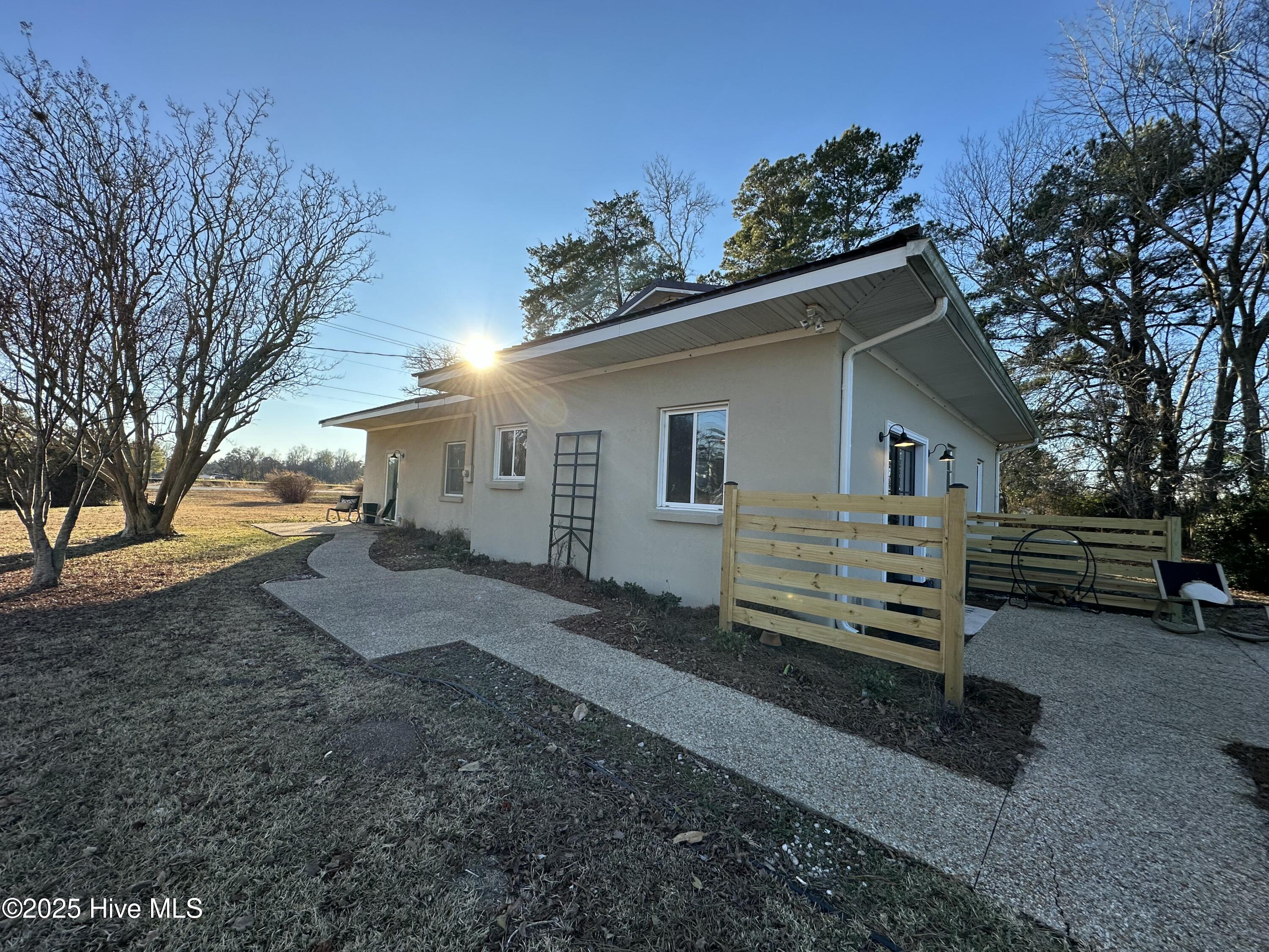111 Asbury Road Cove City, NC 28523 - Photo 44 of 52 Aaahhh....the afternoon sun!