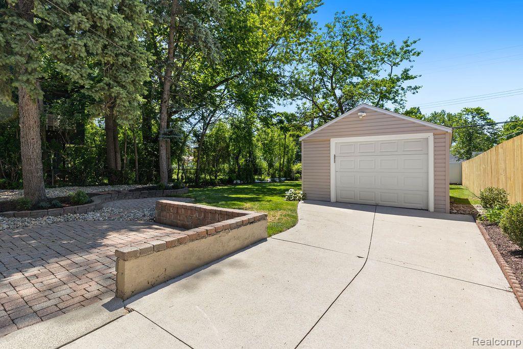 3425 Normandy Road Royal Oak, MI 48073 - Photo 4 of 32 Gallery Image 4