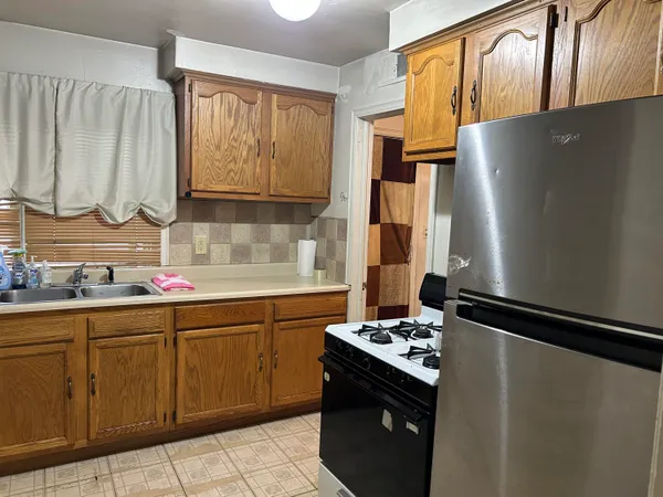 $120,000 | 29715 Walnut Street, Flat Rock, MI 48134