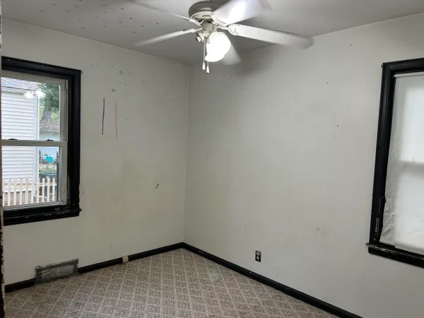 $120,000 | 29715 Walnut Street, Flat Rock, MI 48134