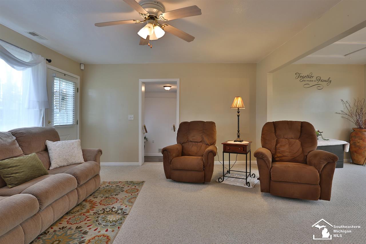 565 Lasalle Road Monroe, MI 48162 - Photo 9 of 25 31377193-8.JPG