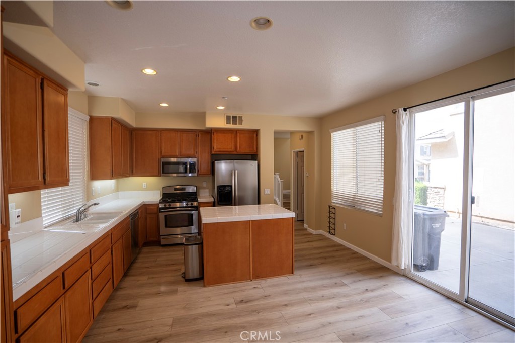 60 Crocus Street Redlands, CA 92373 - Photo 3 of 16 Kitchen from living room