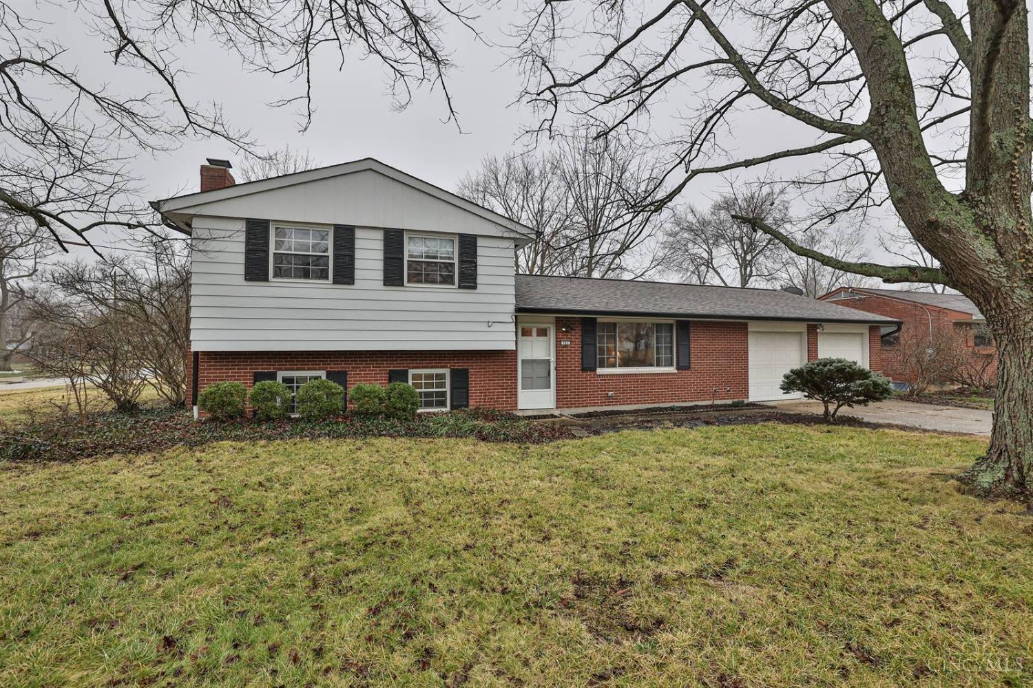 982 Sutton Road Cincinnati, OH 45230 - Photo 1 of 34 Gallery Image 1
