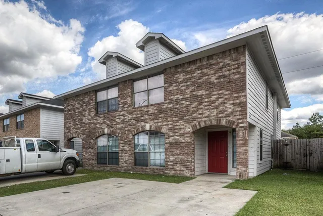 $1,675 | 10610 Pine Landing Drive, Unit B, Houston, TX 77088