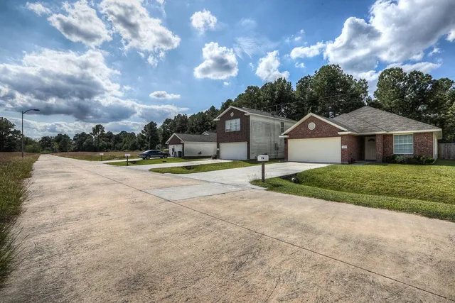 $1,675 | 10610 Pine Landing Drive, Unit B, Houston, TX 77088