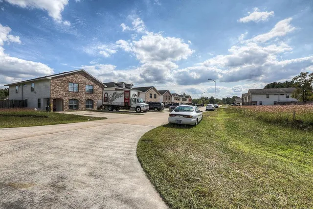 $1,675 | 10610 Pine Landing Drive, Unit B, Houston, TX 77088