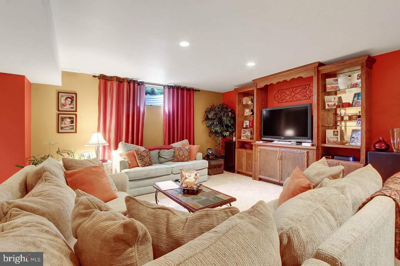 289 Butter Road York, PA 17404 - Photo 17 of 26 Gallery Image 17