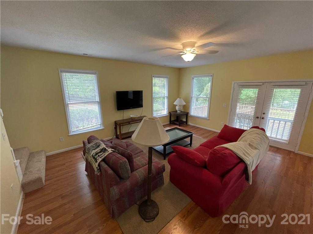 2029 Chameleon Road York, SC 29745 - Photo 5 of 23 Gallery Image 5