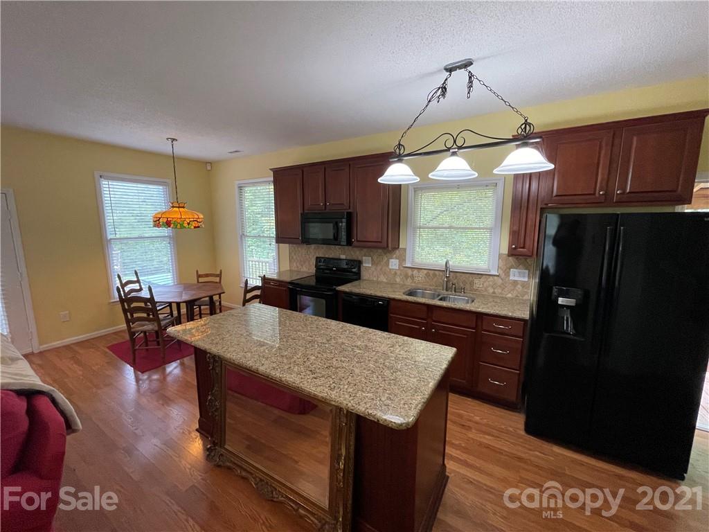 2029 Chameleon Road York, SC 29745 - Photo 6 of 23 Gallery Image 6