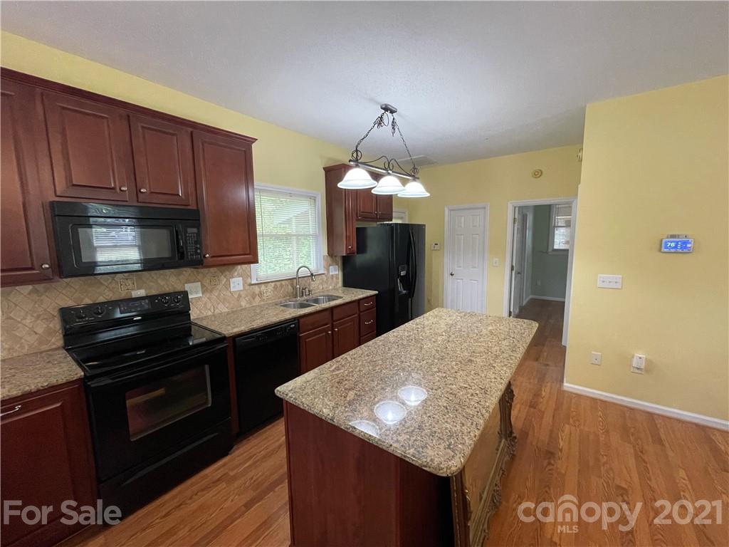 2029 Chameleon Road York, SC 29745 - Photo 7 of 23 Gallery Image 7