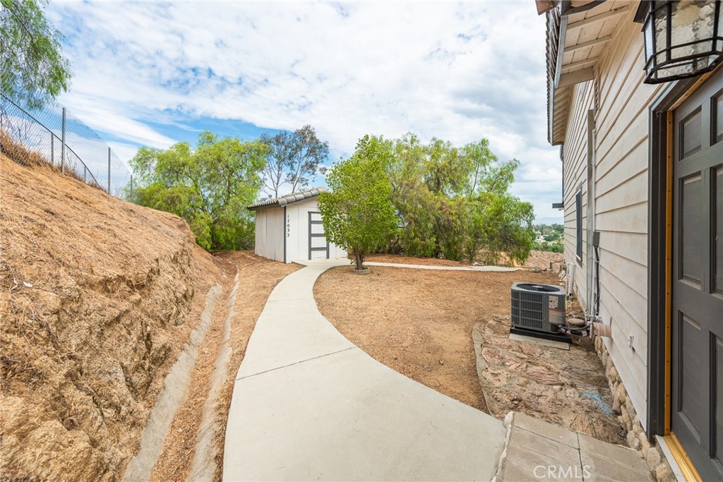 17033 Andromeda Lane Riverside, CA 92504 - Photo 25 of 57 Outside of flex space