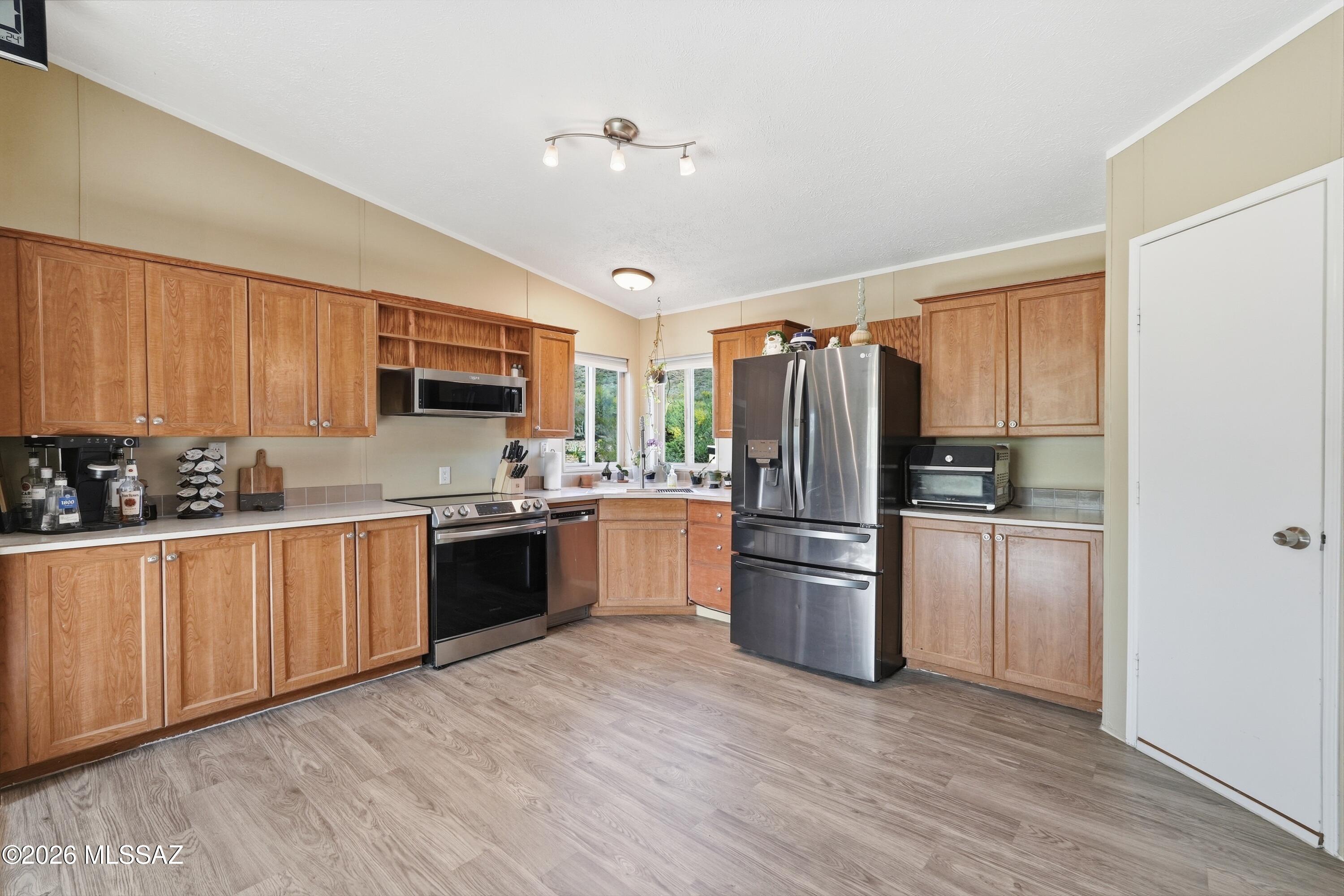15680 East Colossal Cave Road Vail, AZ 85641 - Photo 12 of 51 Kitchen