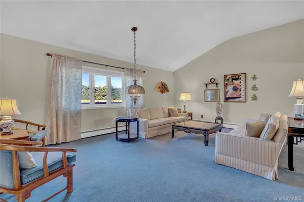 $949,000 | 10 Dale Court, Massapequa, NY 11758