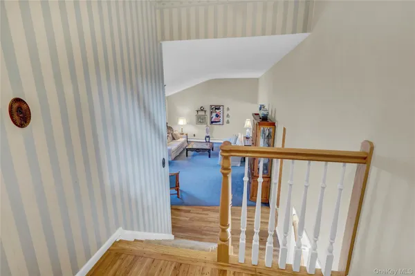 $949,000 | 10 Dale Court, Massapequa, NY 11758