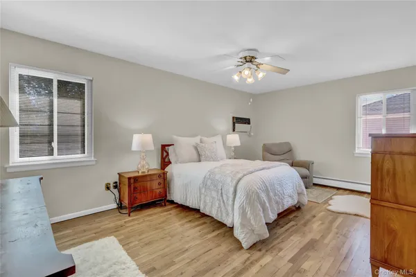 $949,000 | 10 Dale Court, Massapequa, NY 11758