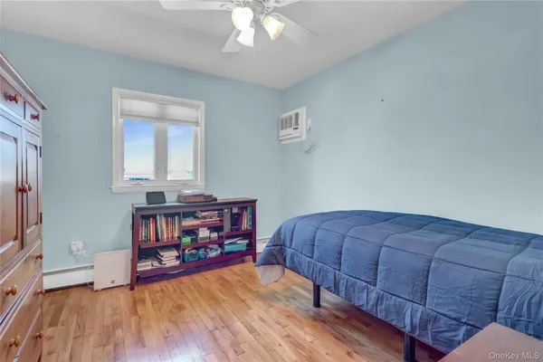 $949,000 | 10 Dale Court, Massapequa, NY 11758