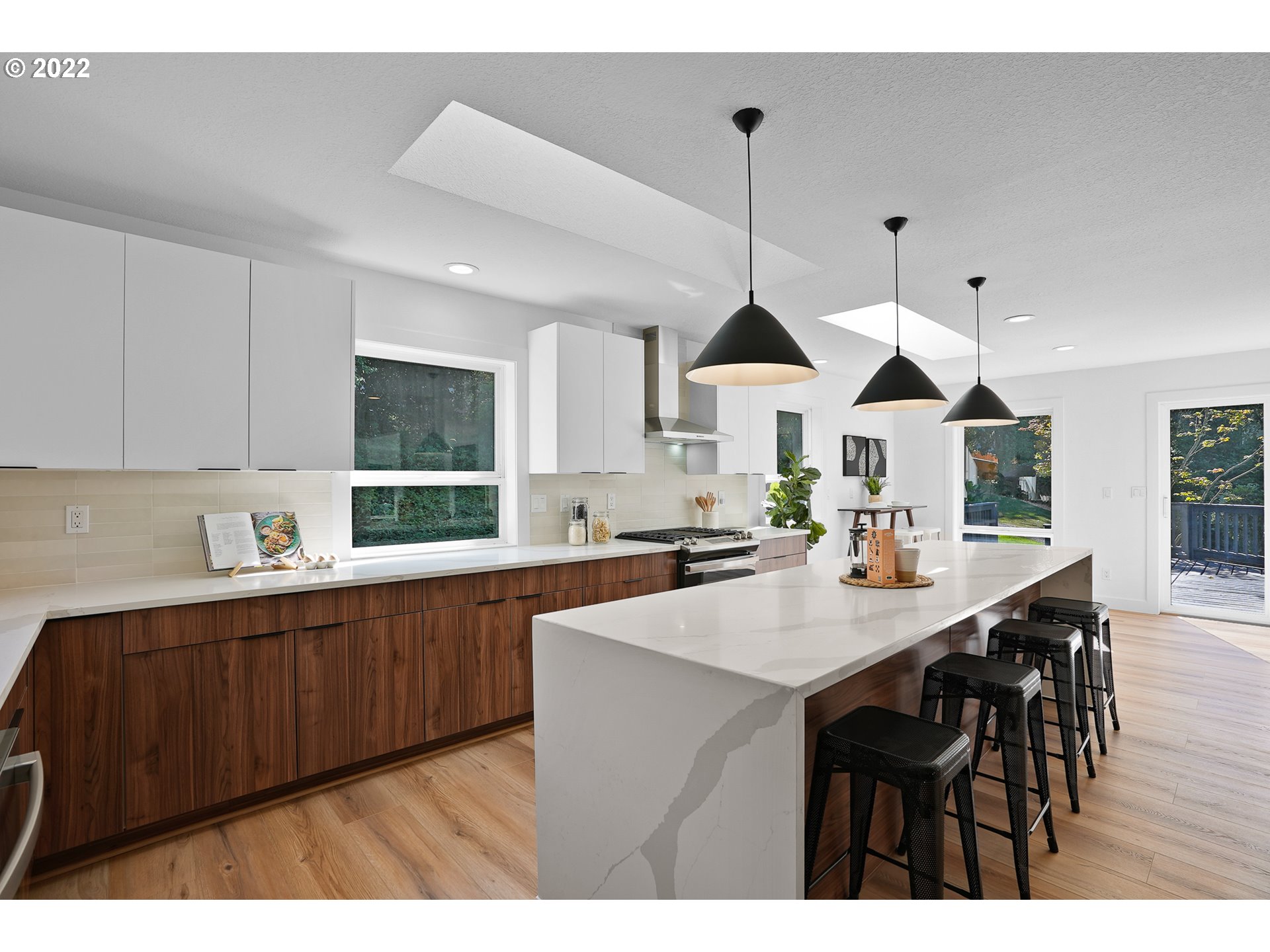 3814 Southwest Pendleton Street Portland, OR 97221 - Photo 11 of 32 Gallery Image 11