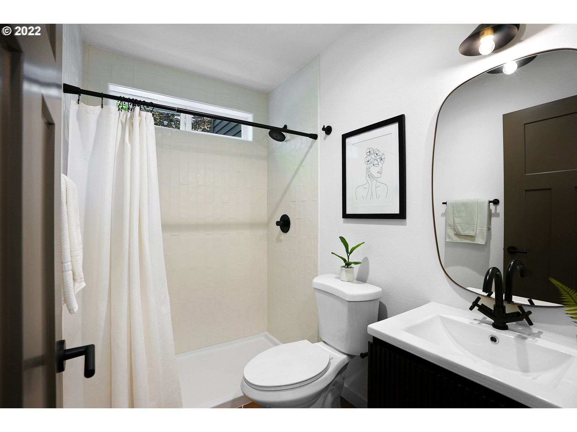3814 Southwest Pendleton Street Portland, OR 97221 - Photo 14 of 32 Gallery Image 14