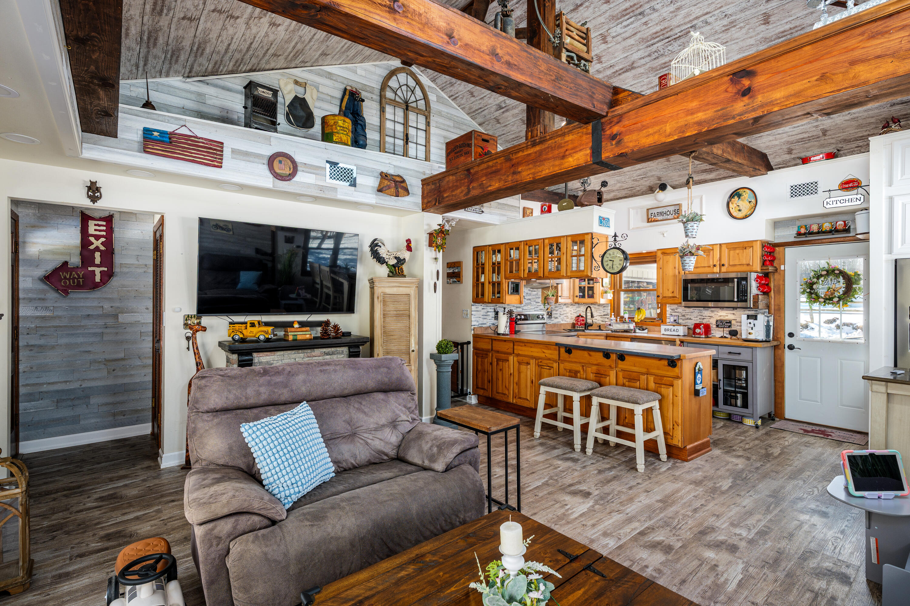 2235 North Newman Road Mount Pleasant, WI 53406 - Photo 11 of 47 Living