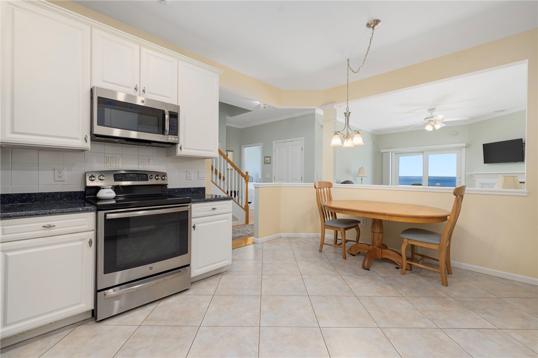 217 Rolling Hill Road, Unit 217 Portsmouth, RI 02871 - Photo 8 of 49