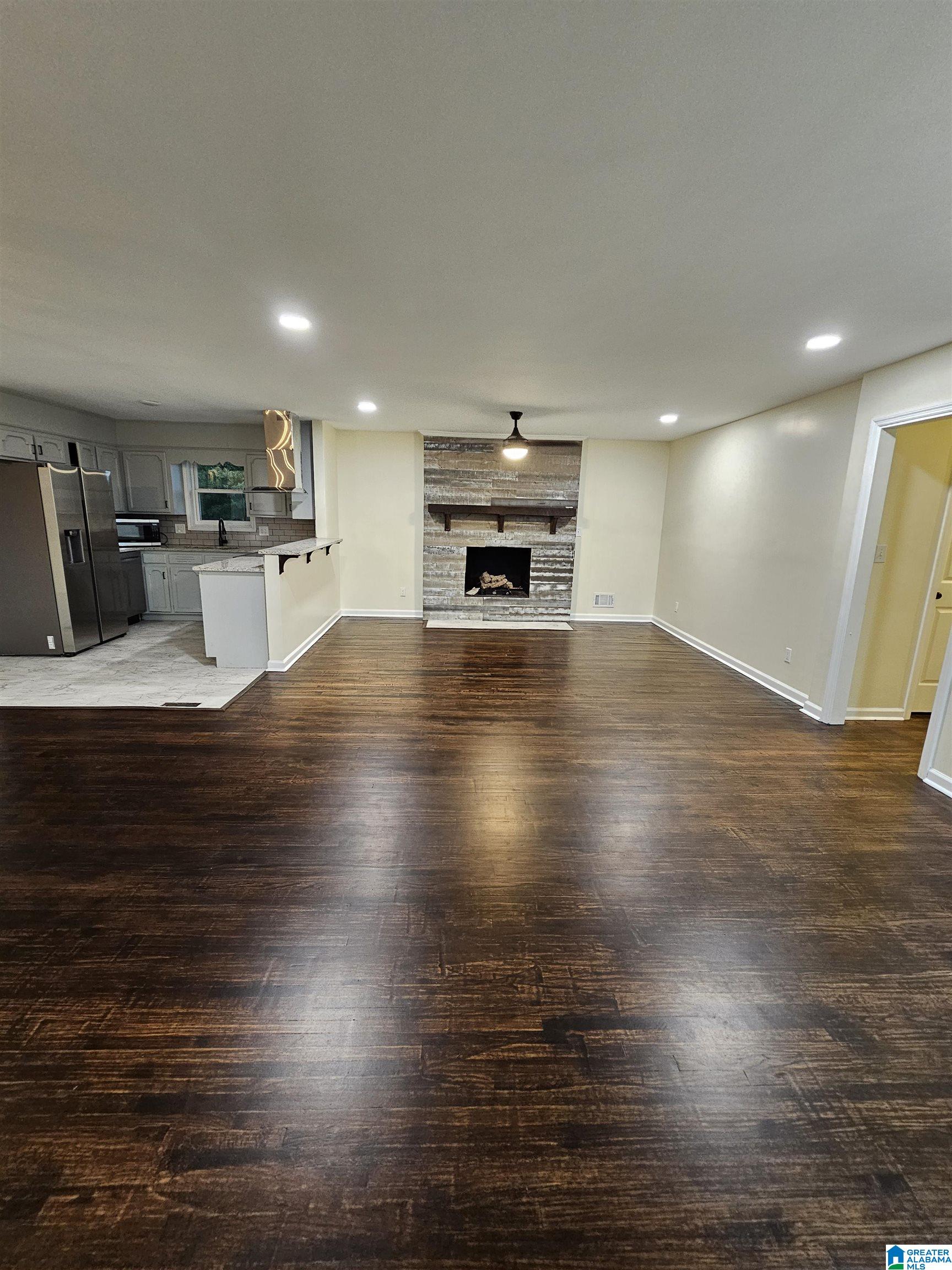 1055 10th Street Pleasant Grove, AL 35127 - Photo 2 of 10