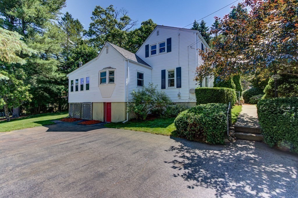 36 Patricia Road Marlborough, MA 01752 - Photo 3 of 42 Gallery Image 3