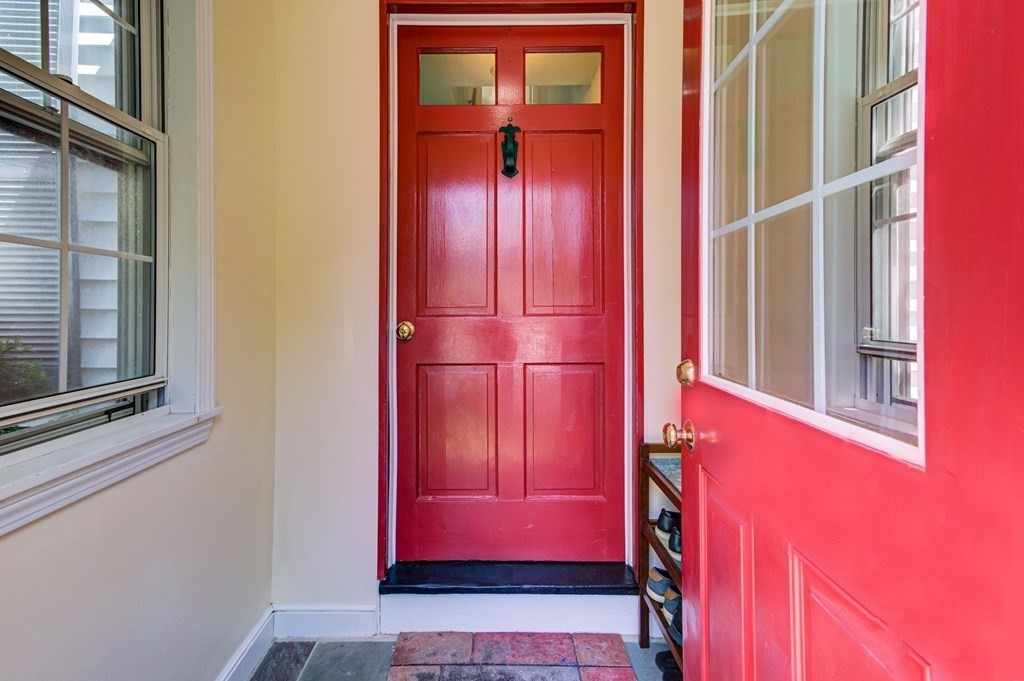 36 Patricia Road Marlborough, MA 01752 - Photo 4 of 42 Gallery Image 4