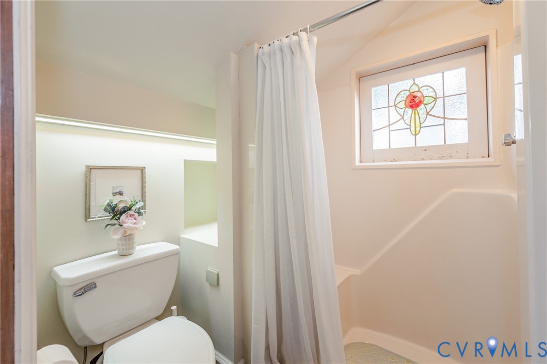 8470 McClellan Road Mechanicsville, VA 23111 - Photo 23 of 33 Front En Suite Bath