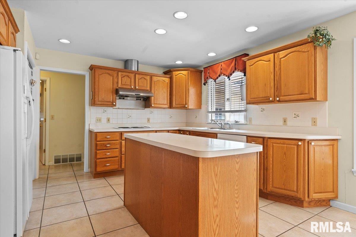 6 Columbine Lane Springfield, IL 62712 - Photo 14 of 47