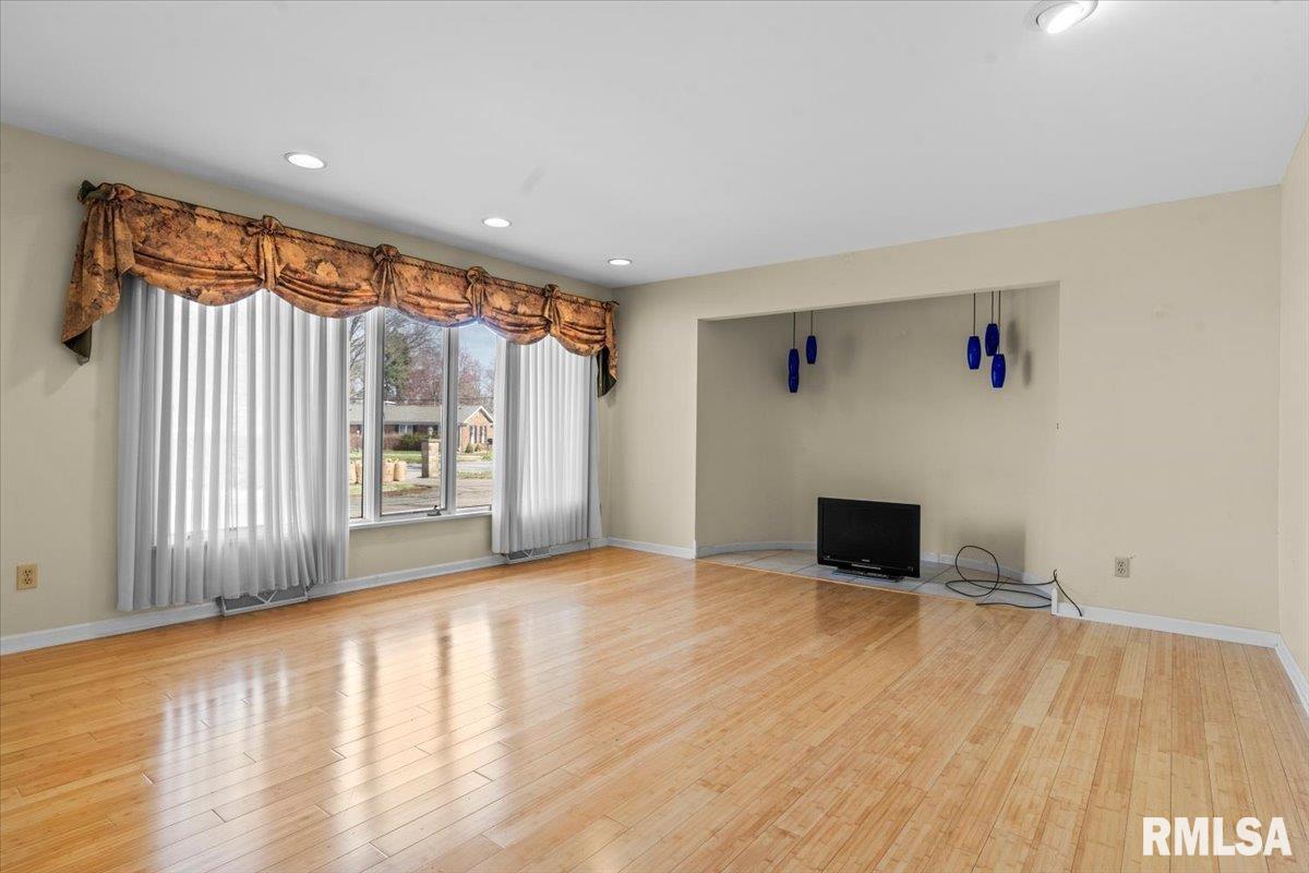 6 Columbine Lane Springfield, IL 62712 - Photo 9 of 47