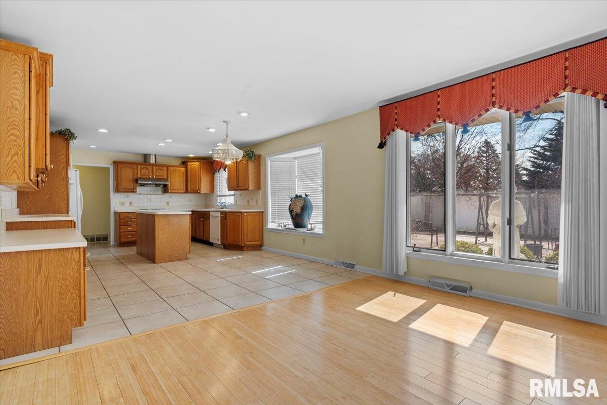6 Columbine Lane Springfield, IL 62712 - Photo 10 of 47