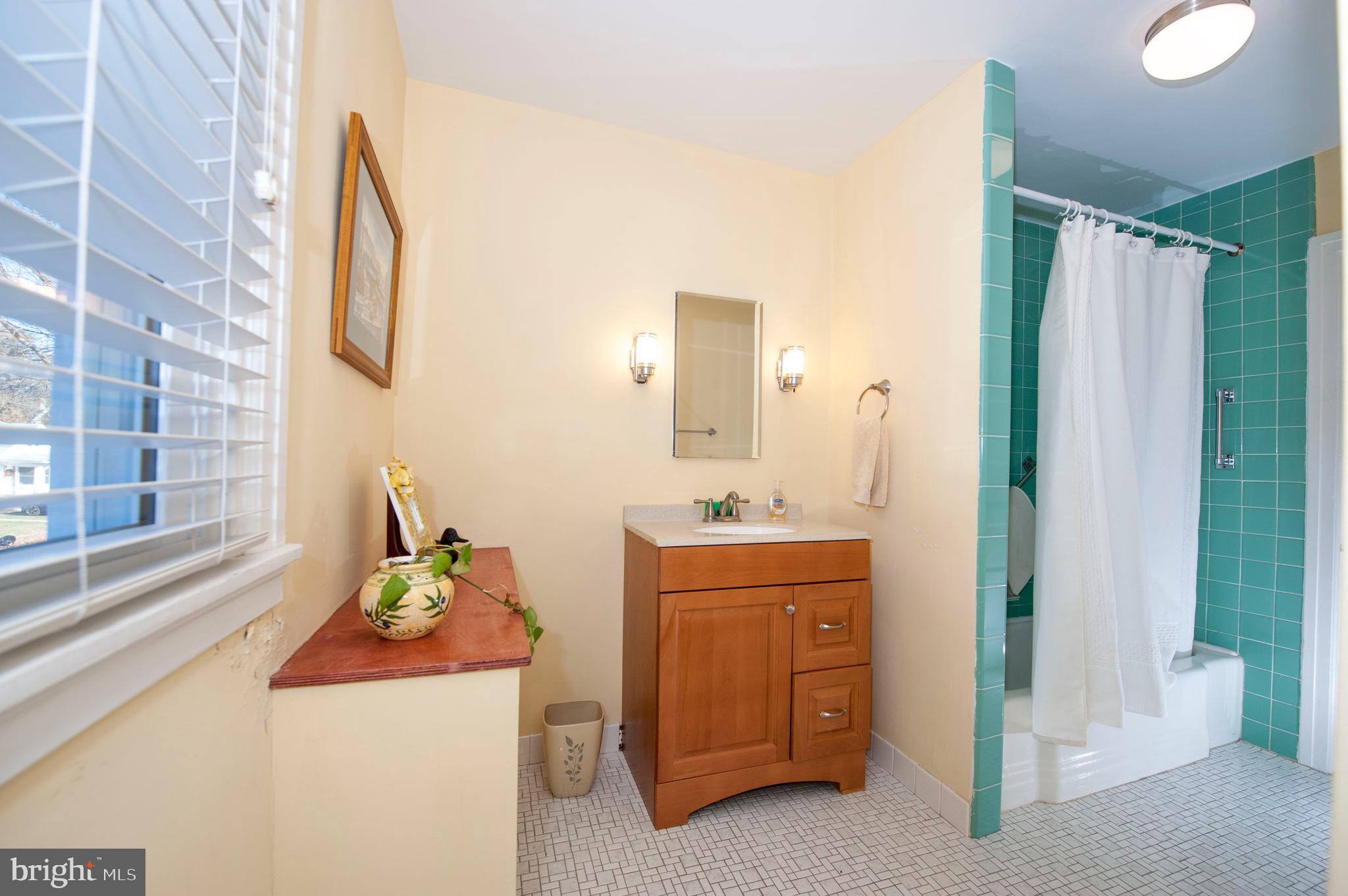 525 Kenmore Road Havertown, PA 19083 - Photo 14 of 34 Gallery Image 14