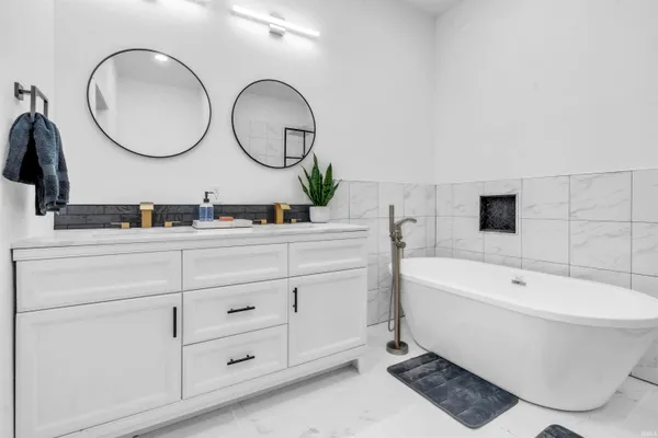 $509,900 | 808 Johnson Street, Ligonier, IN 46767