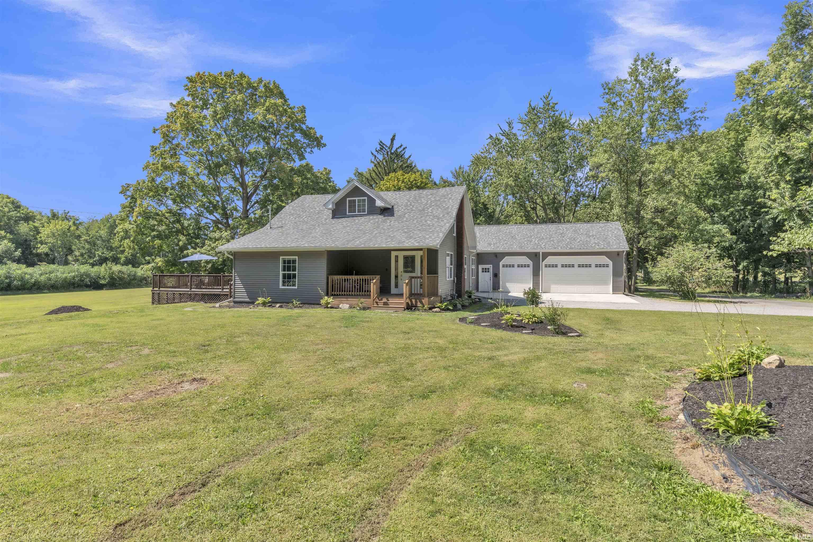 808 Johnson Street Ligonier, IN 46767 - Photo 3 of 34