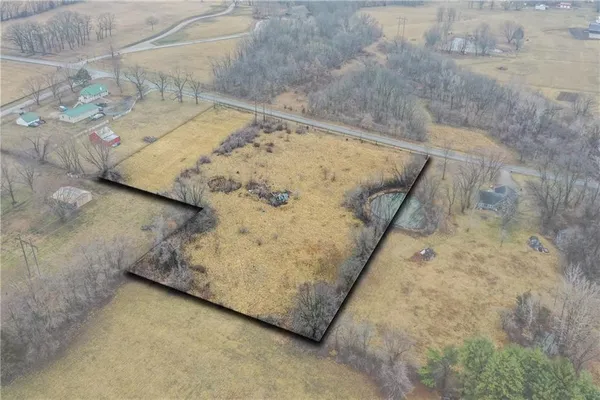 $270,000 | 21421 Jesse James Farm Road, Kearney, MO 64060