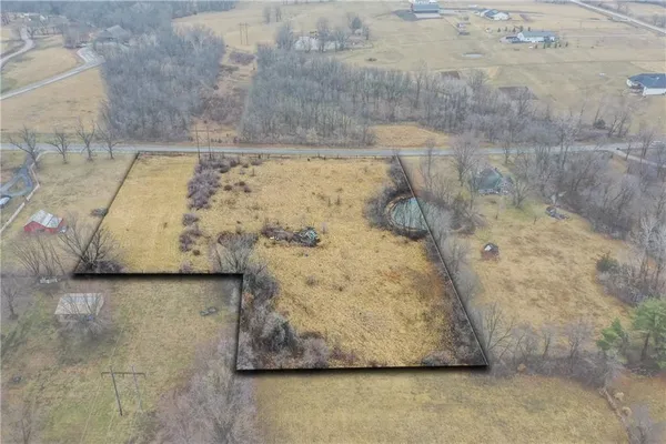 $270,000 | 21421 Jesse James Farm Road, Kearney, MO 64060