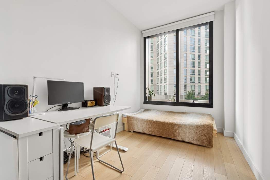 45-30 Pearson Street, Unit 4G Queens, NY 11101 - Photo 2 of 21