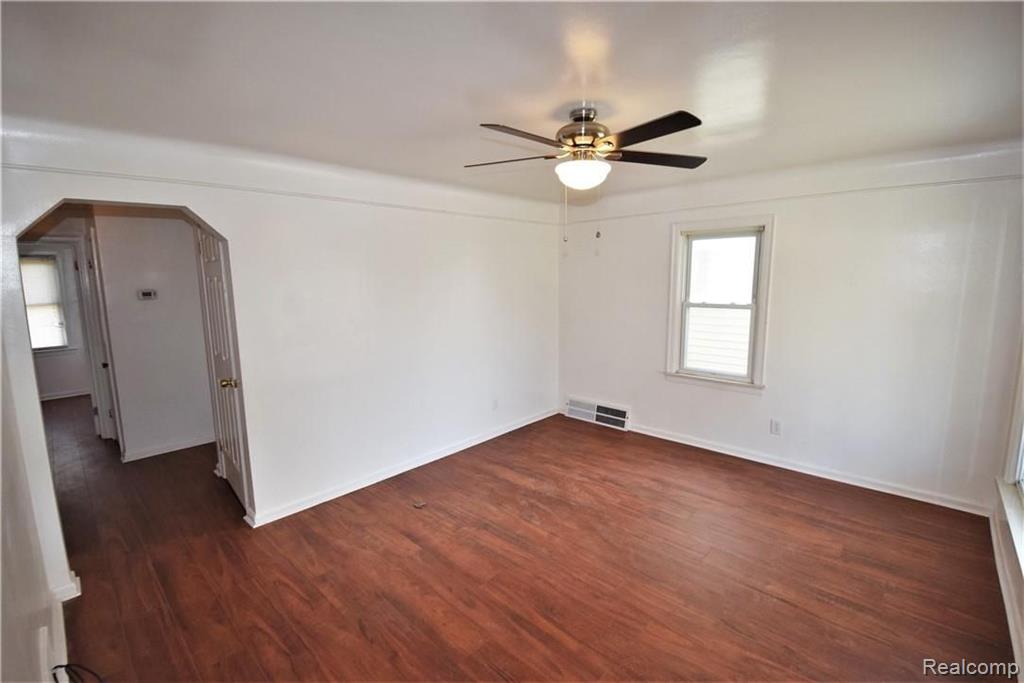 18014 Ruth Street Melvindale, MI 48122 - Photo 3 of 24