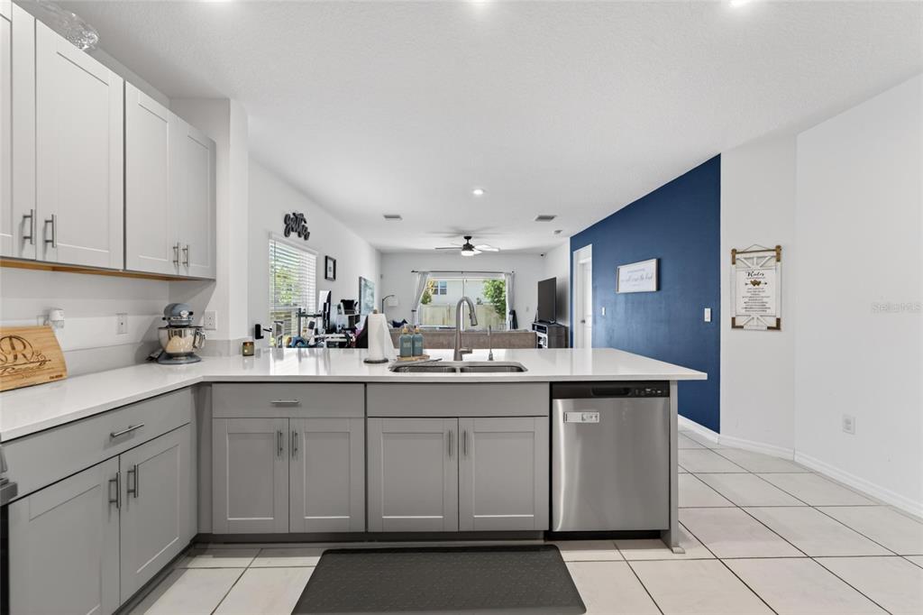 6239 Springmont Loop Palmetto, FL 34221 - Photo 21 of 67