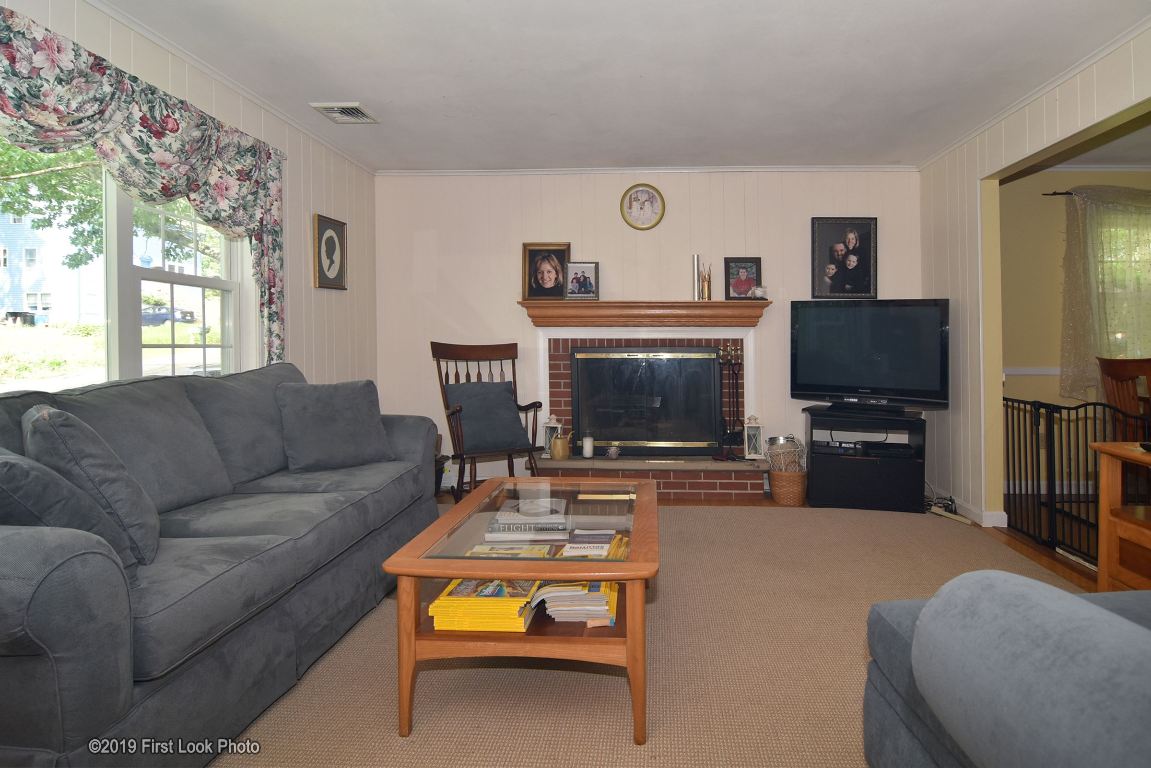50 Edgewater Road Narragansett, RI 02882 - Photo 3 of 25