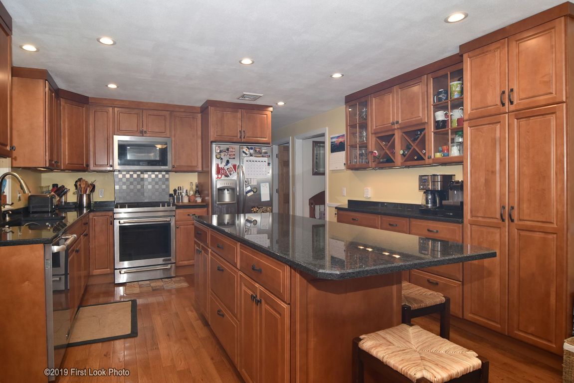 50 Edgewater Road Narragansett, RI 02882 - Photo 6 of 25