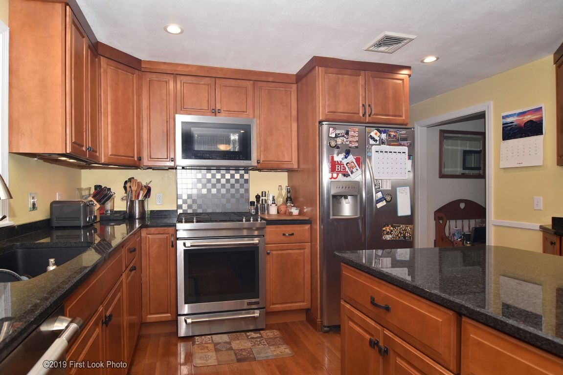 50 Edgewater Road Narragansett, RI 02882 - Photo 8 of 25