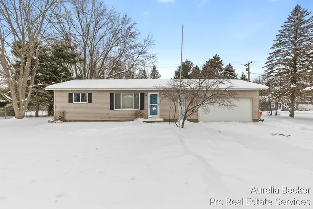 $259,900 | 225 11 Mile Road Northwest, Sparta, MI 49345