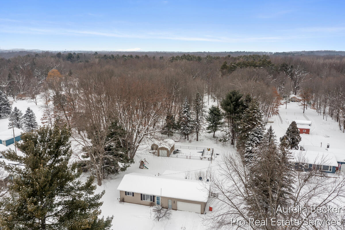 225 11 Mile Road Northwest Sparta, MI 49345 - Photo 23 of 30 225-11th-Mile_202