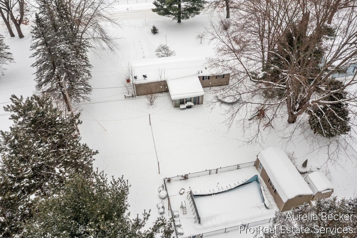 225 11 Mile Road Northwest Sparta, MI 49345 - Photo 24 of 30 225-11th-Mile_203