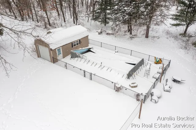 $259,900 | 225 11 Mile Road Northwest, Sparta, MI 49345