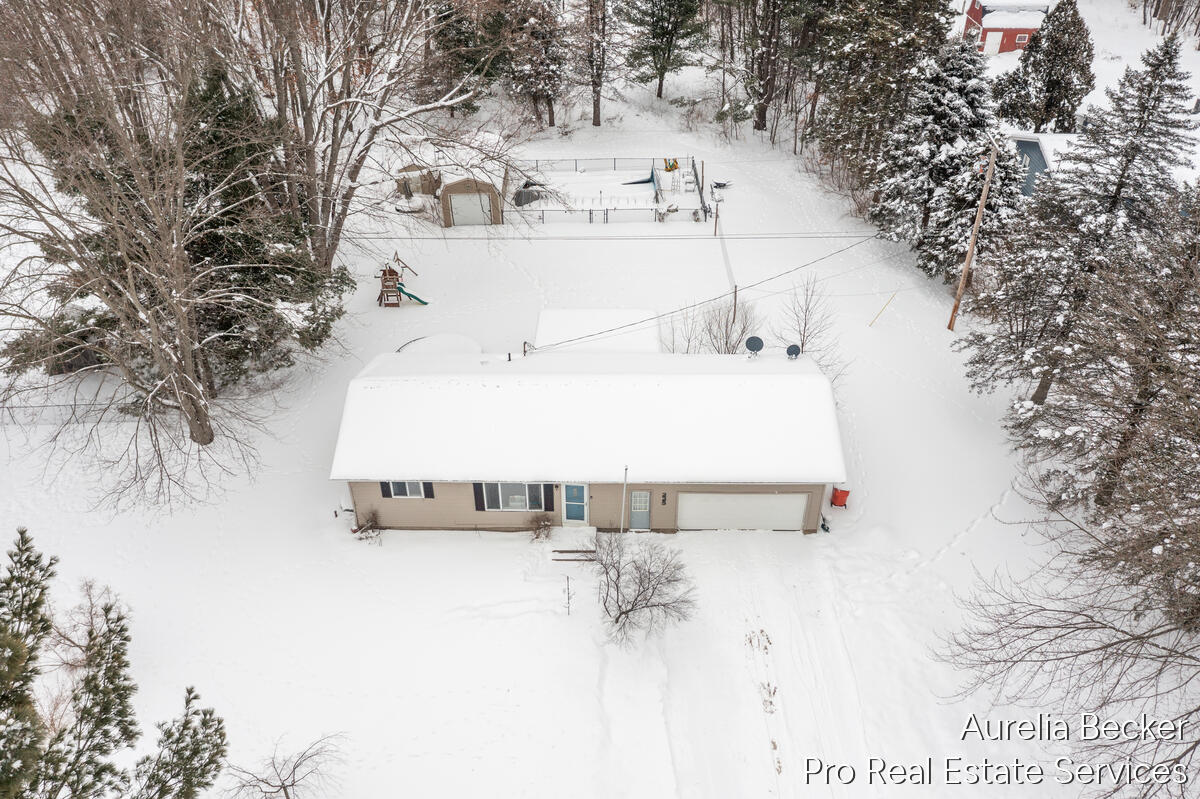 225 11 Mile Road Northwest Sparta, MI 49345 - Photo 25 of 35 225-11th-Mile_201