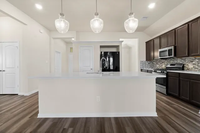 $297,499 | 199 Racetrack Lane, Montgomery, TX 77356