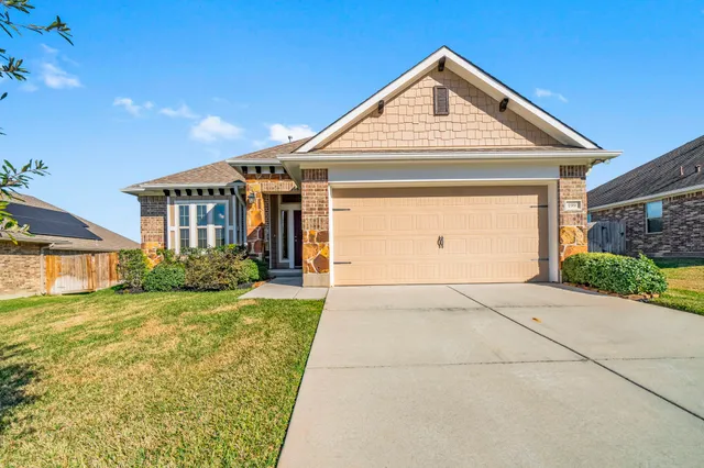 $297,499 | 199 Racetrack Lane, Montgomery, TX 77356