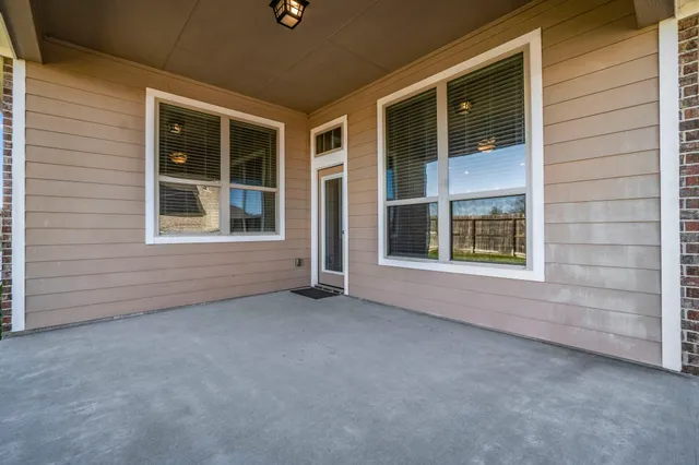 $297,499 | 199 Racetrack Lane, Montgomery, TX 77356